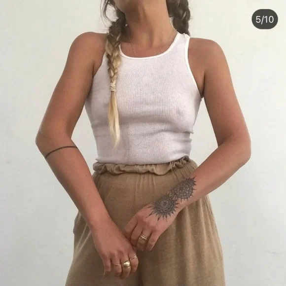 ❤️SOLD❤️ 2 Cotton Tank Tops Bundle OR FREE WITH ANOTHER PURCHASE - Picture 1 of 2